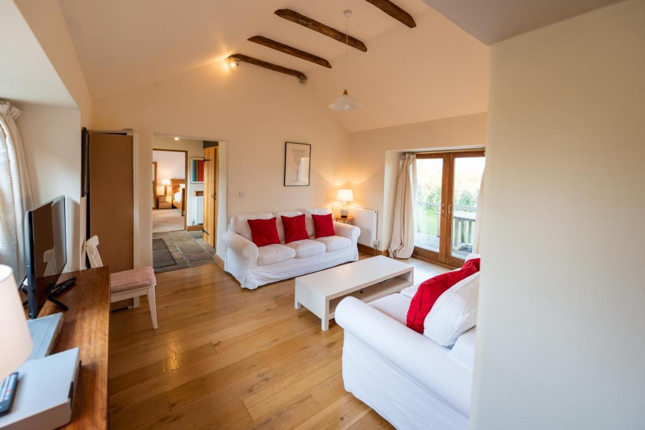 Villa Whitley Coach House Exterior foto