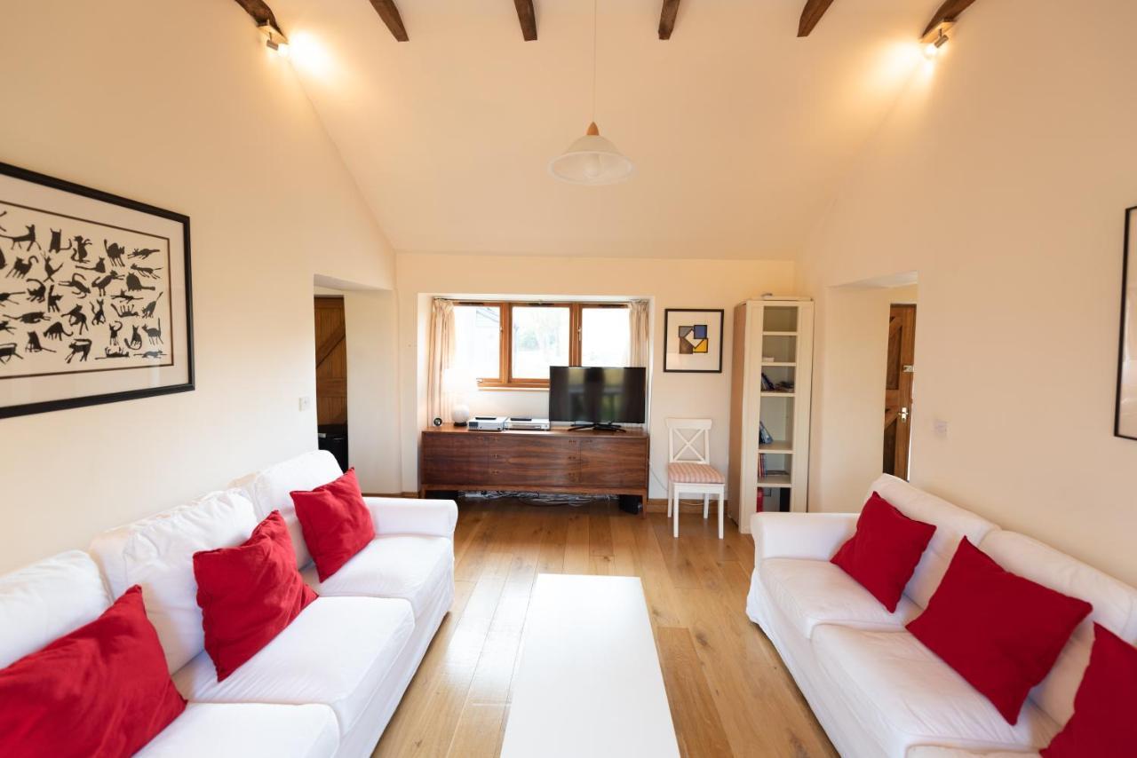 Villa Whitley Coach House Exterior foto
