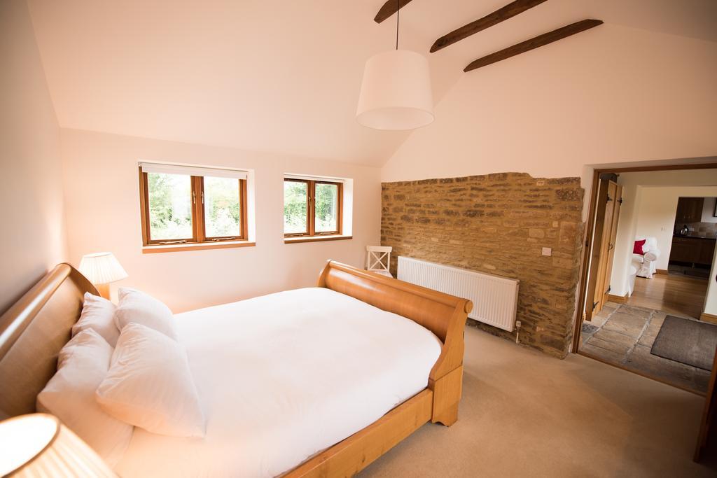 Villa Whitley Coach House Zimmer foto