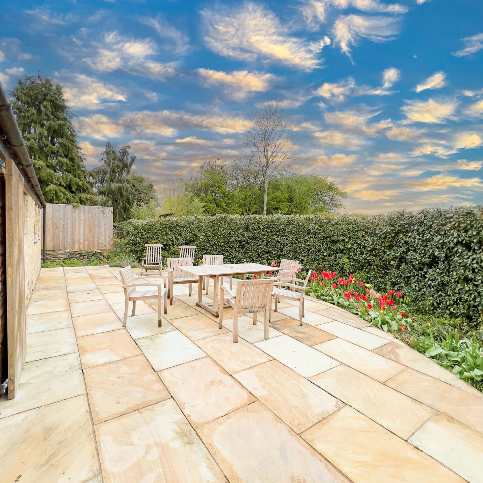 Villa Whitley Coach House Exterior foto