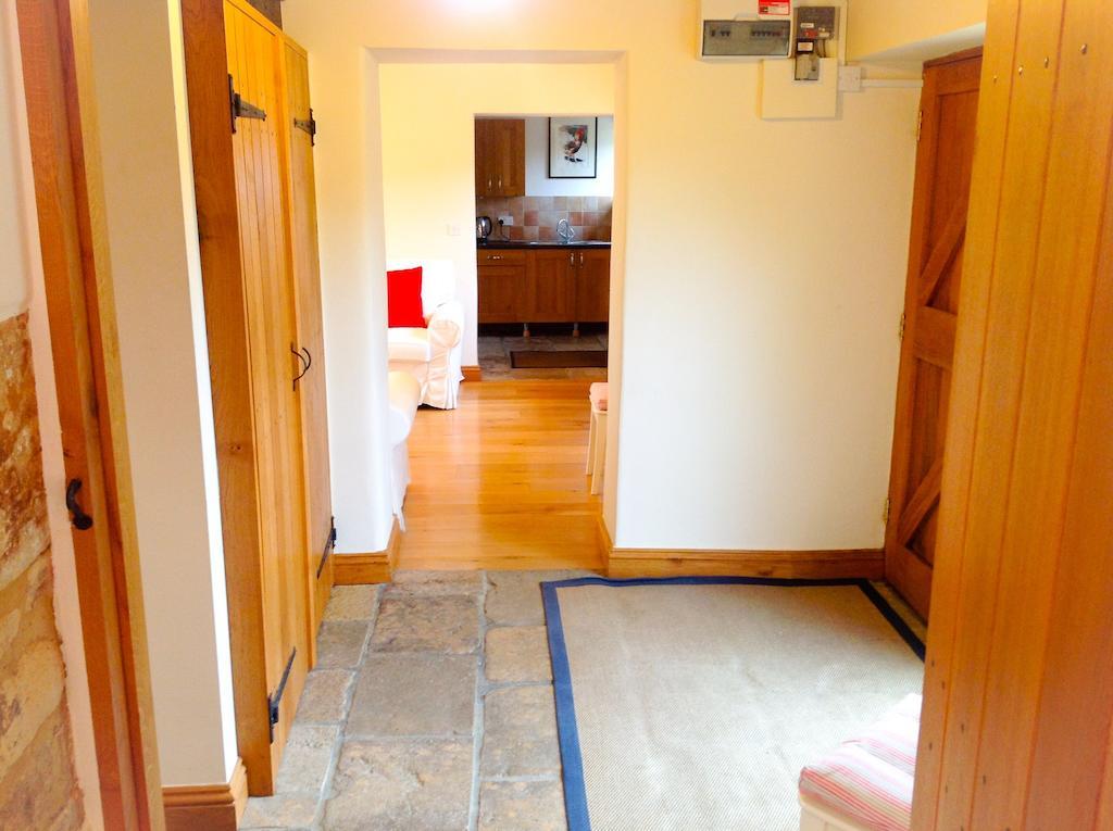 Villa Whitley Coach House Zimmer foto