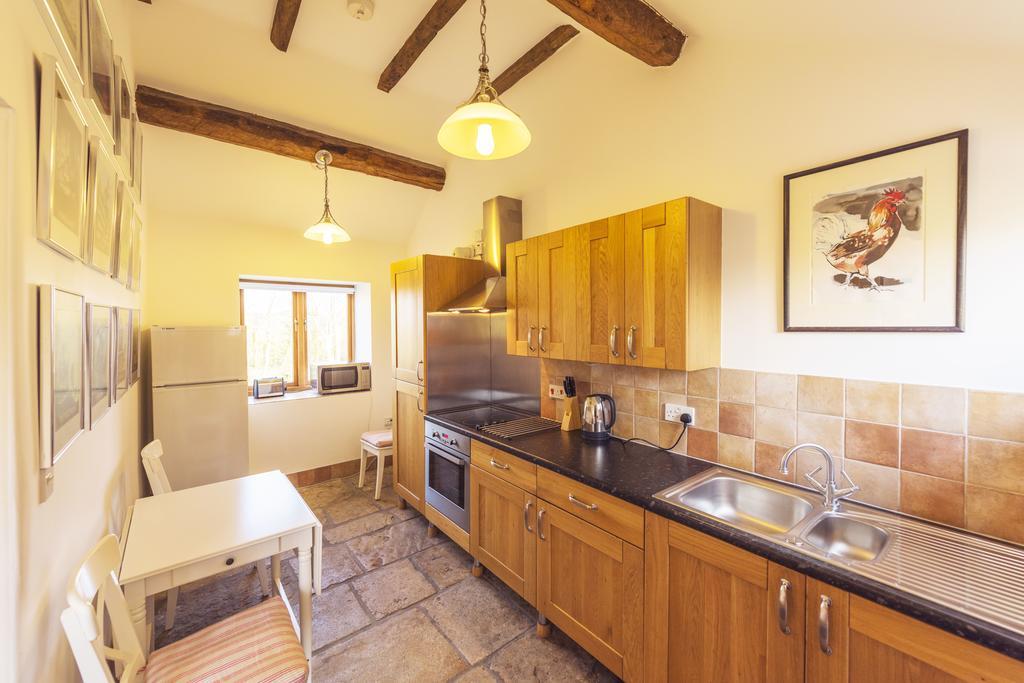 Villa Whitley Coach House Exterior foto