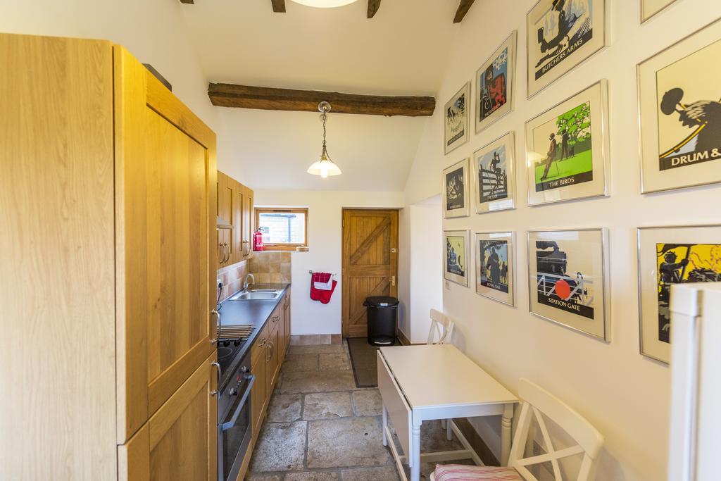 Villa Whitley Coach House Exterior foto