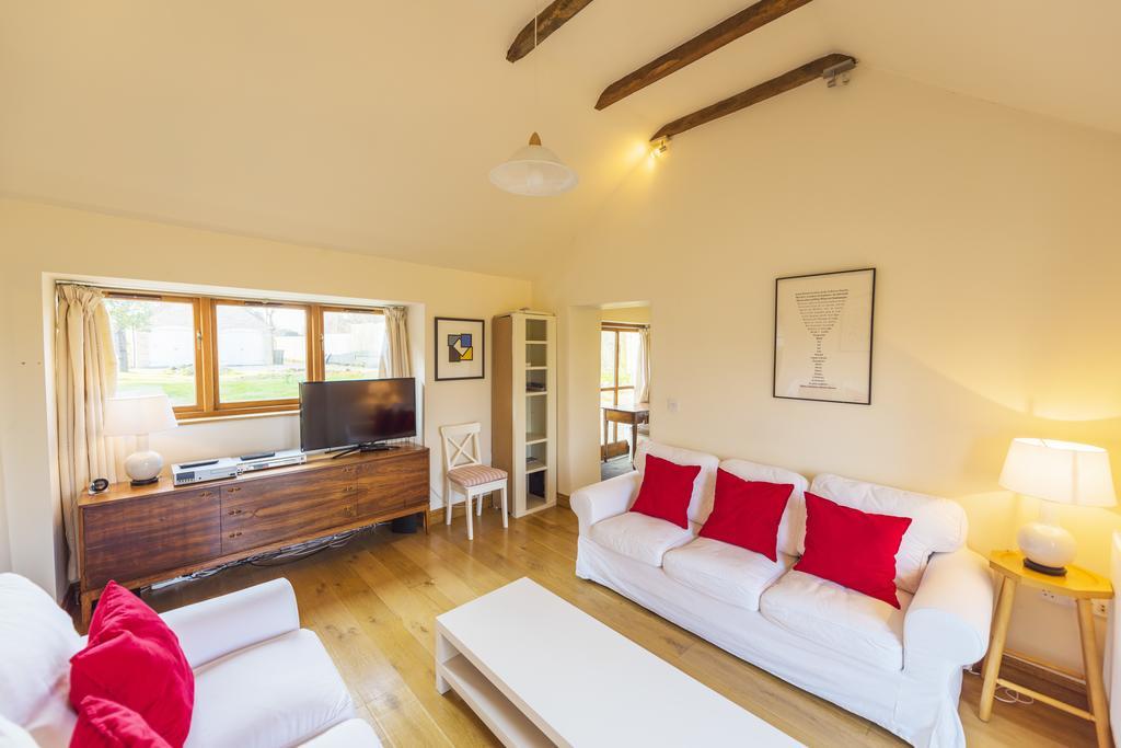 Villa Whitley Coach House Exterior foto