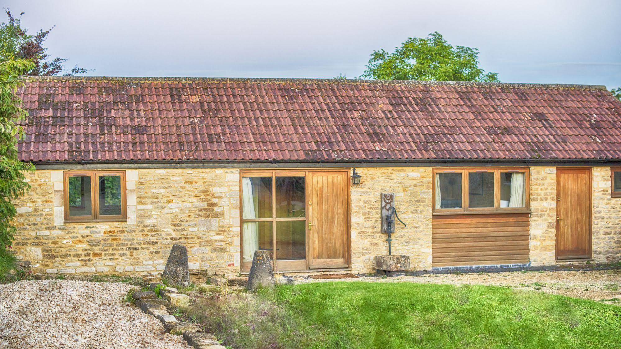 Villa Whitley Coach House Exterior foto